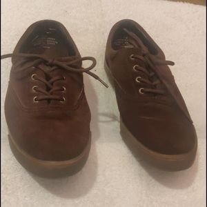 Women's shoes and half